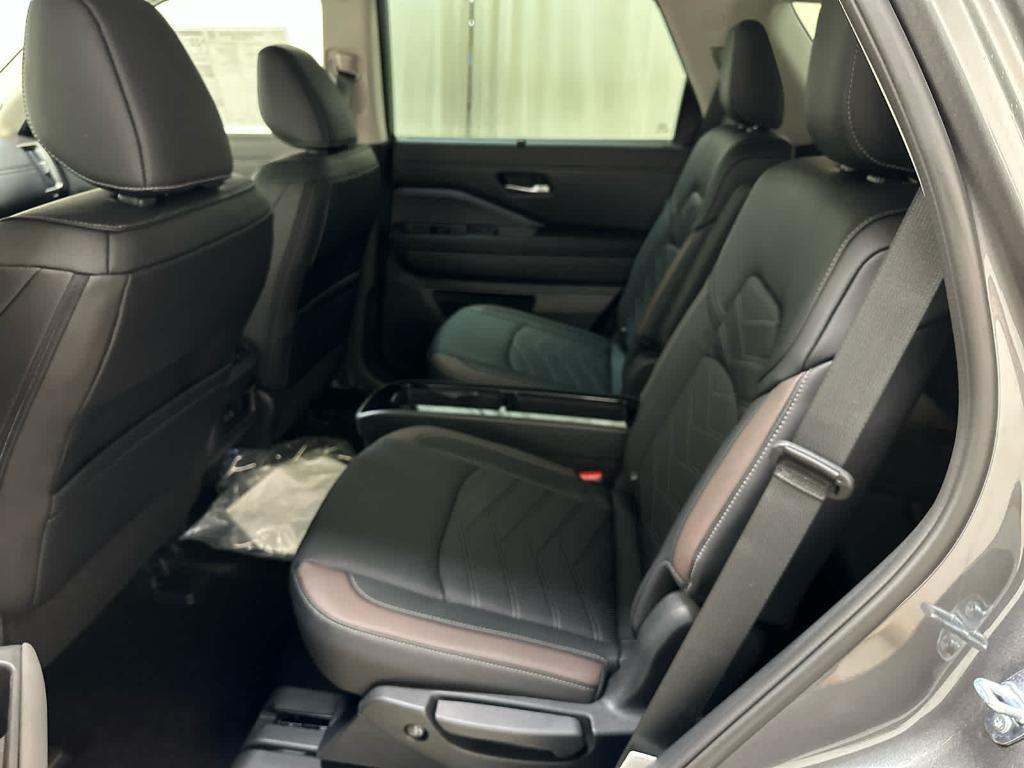 new 2025 Nissan Pathfinder car, priced at $50,867