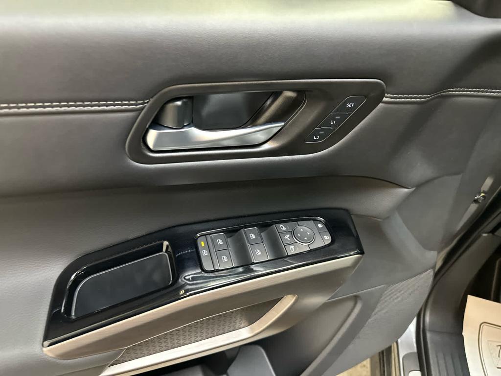 new 2025 Nissan Pathfinder car, priced at $50,867