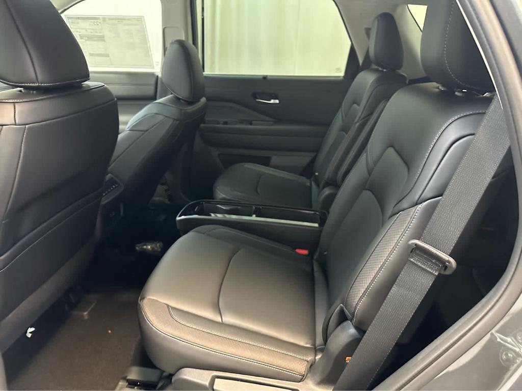 new 2025 Nissan Pathfinder car, priced at $46,949