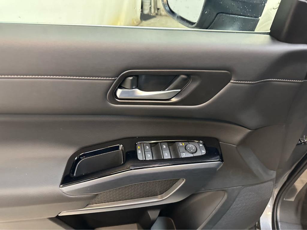 new 2025 Nissan Pathfinder car, priced at $46,949