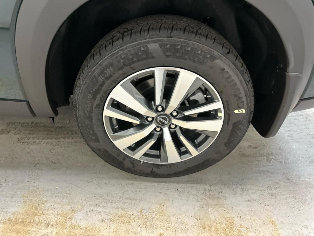 new 2025 Nissan Pathfinder car, priced at $44,086