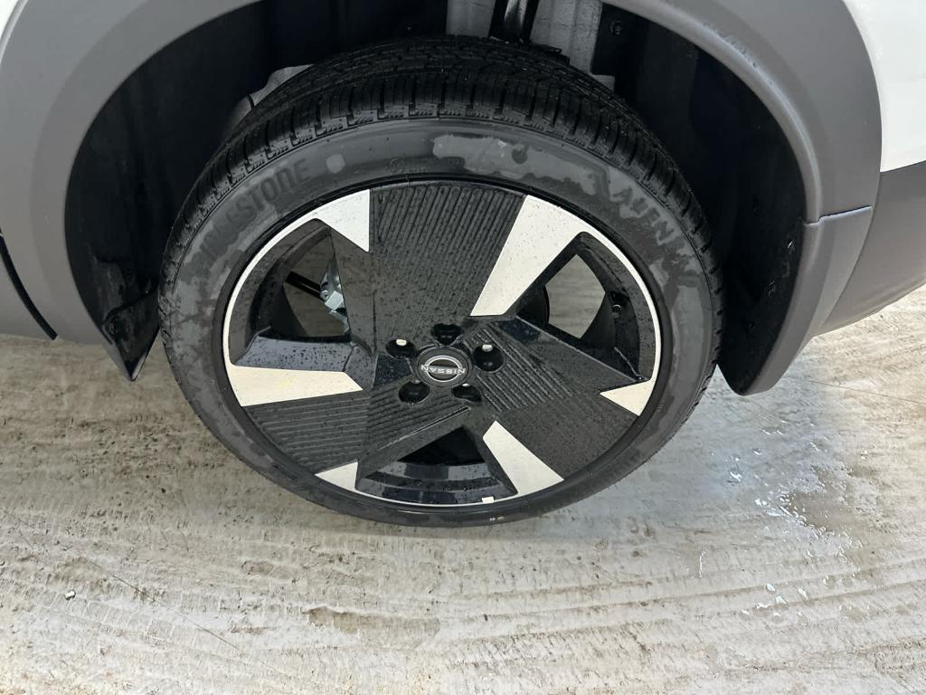 new 2025 Nissan Kicks car, priced at $29,935