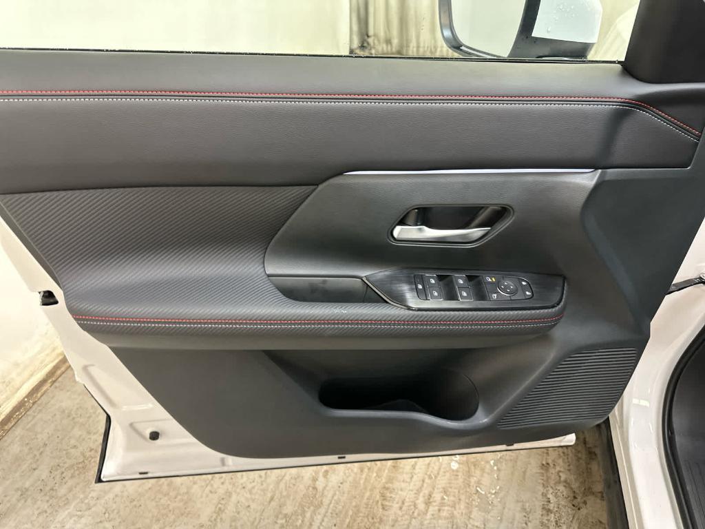 new 2025 Nissan Kicks car, priced at $29,935