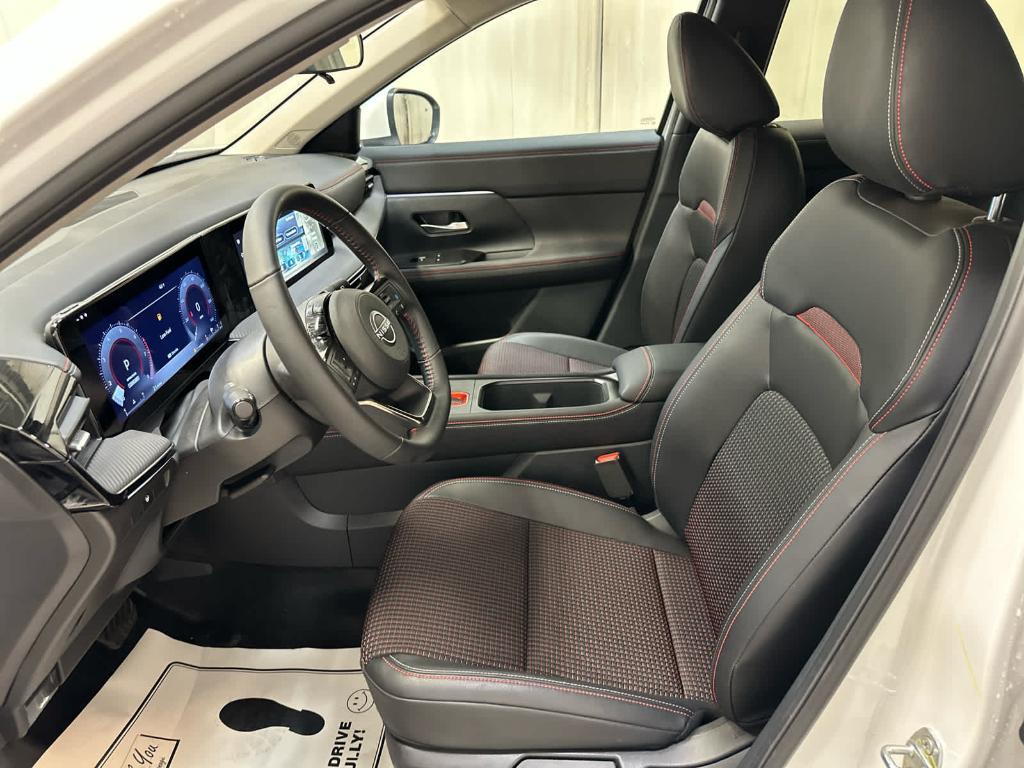 new 2025 Nissan Kicks car, priced at $29,935