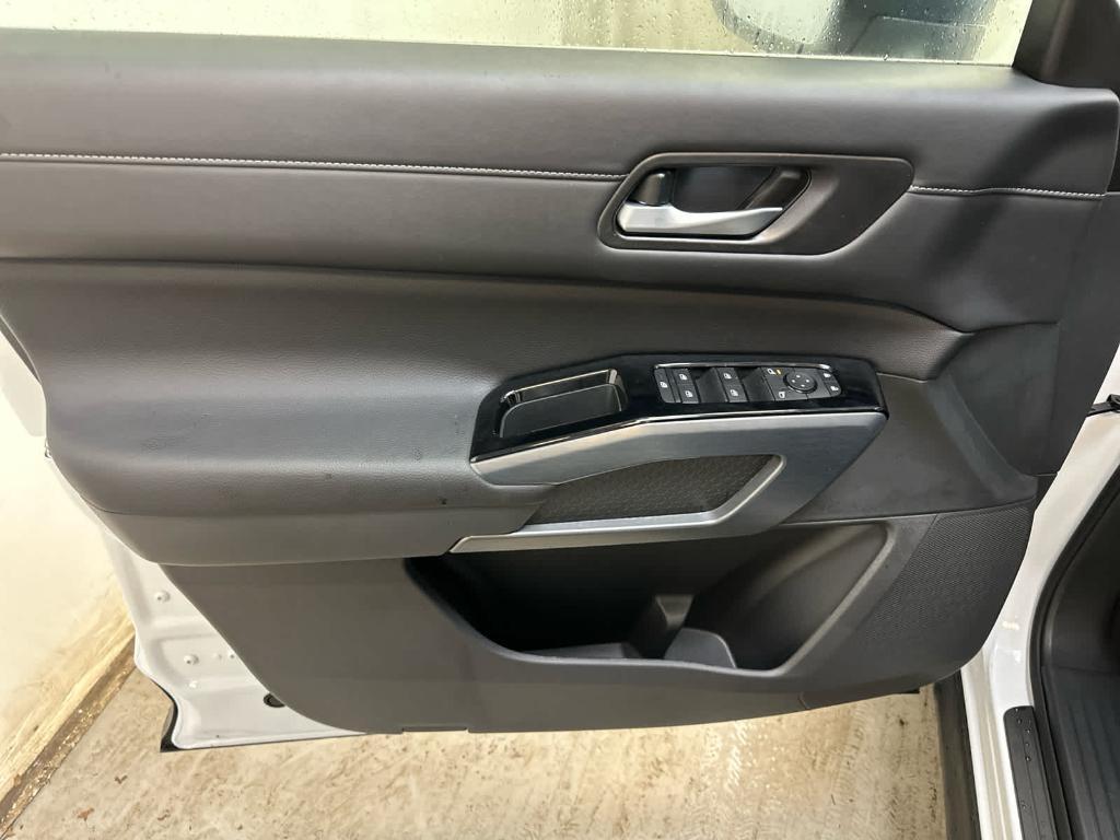 new 2025 Nissan Pathfinder car, priced at $45,083
