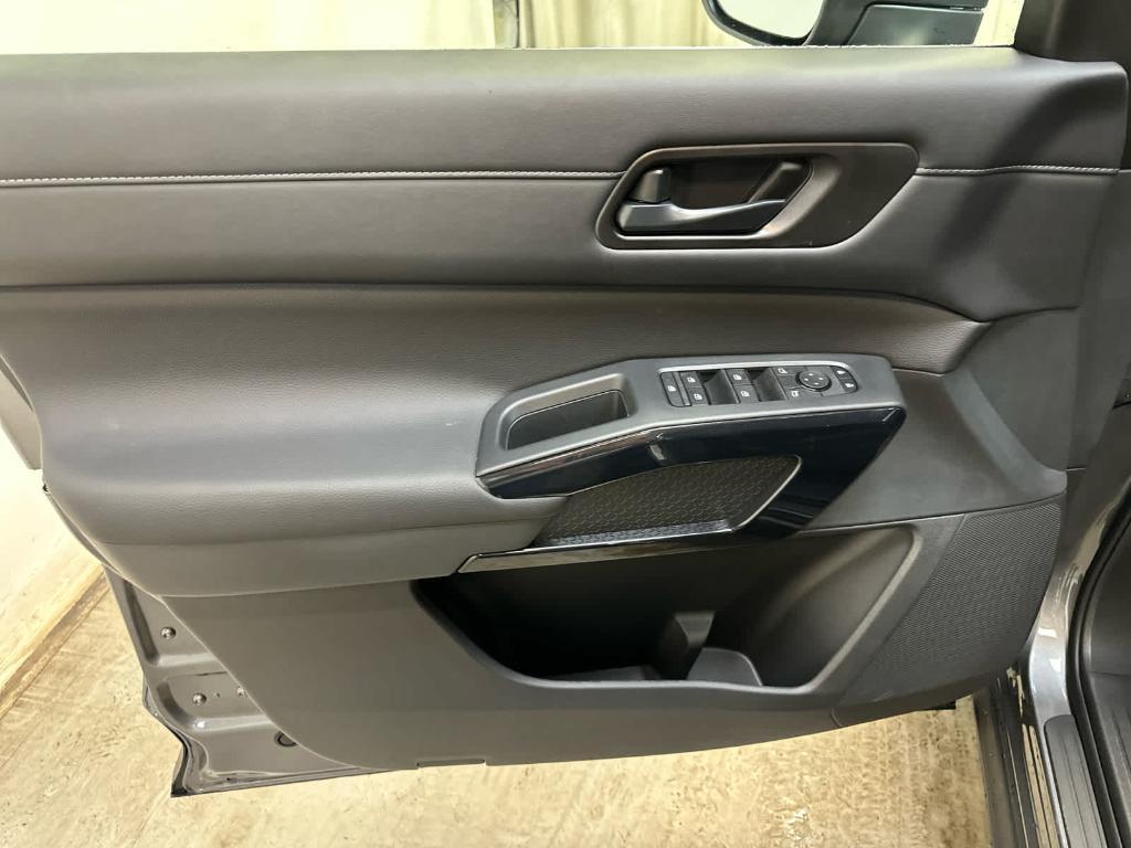 new 2025 Nissan Pathfinder car, priced at $43,248
