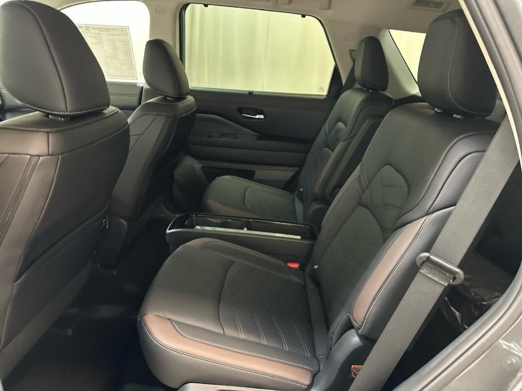 new 2025 Nissan Pathfinder car, priced at $50,867