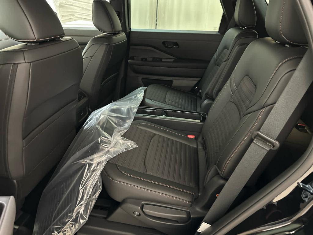 new 2025 Nissan Pathfinder car, priced at $43,960