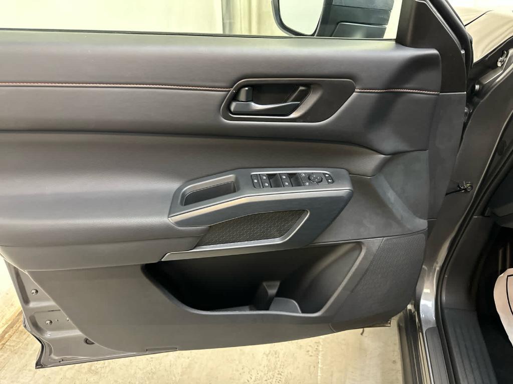 new 2025 Nissan Pathfinder car, priced at $43,678