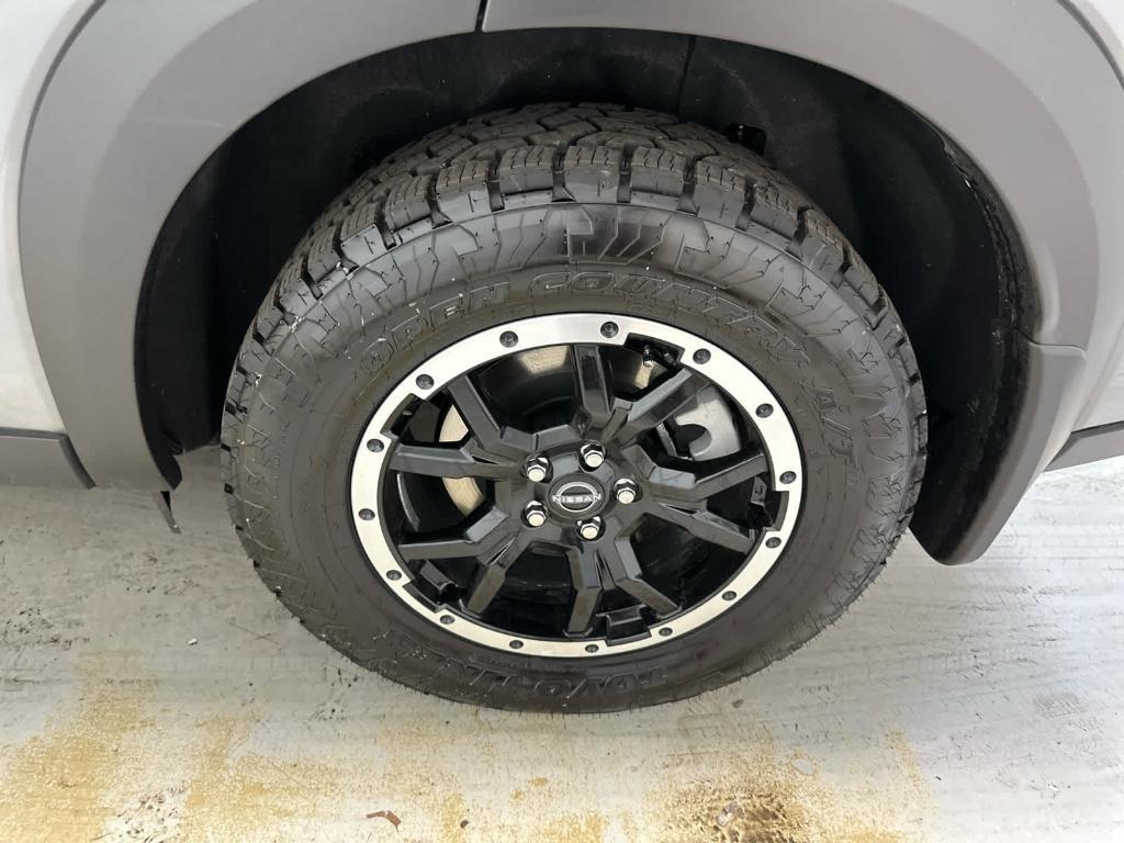 new 2025 Nissan Pathfinder car, priced at $43,678