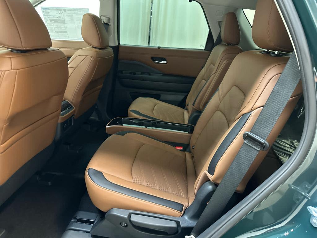 new 2025 Nissan Pathfinder car, priced at $52,602