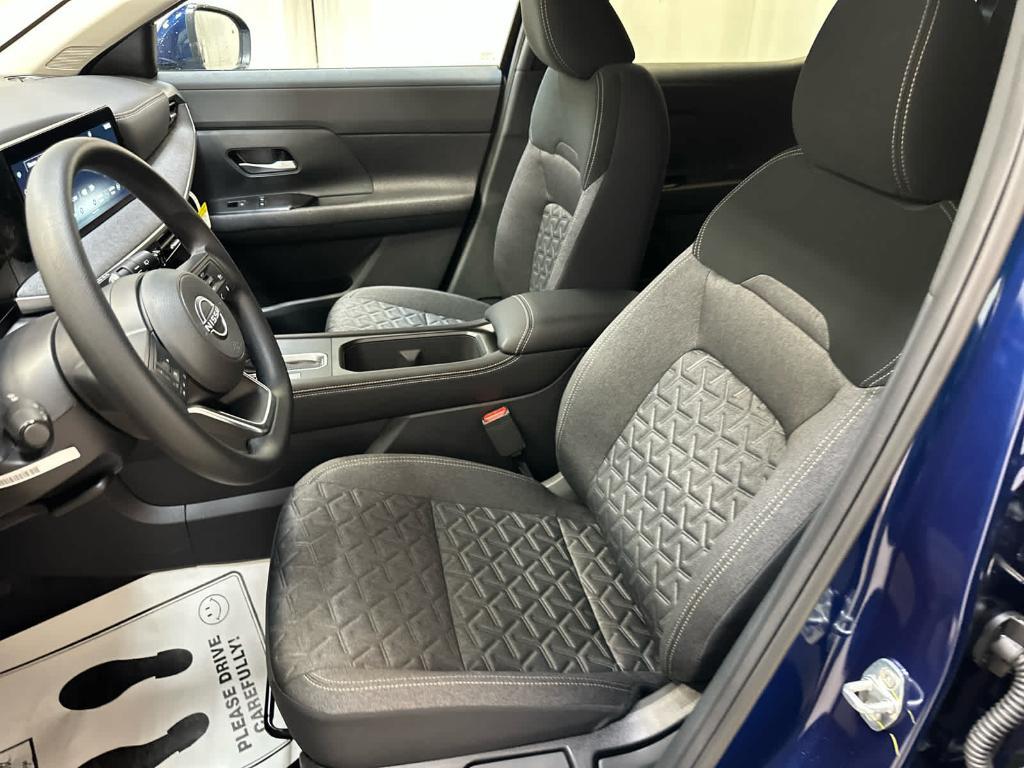 new 2025 Nissan Kicks car, priced at $27,221