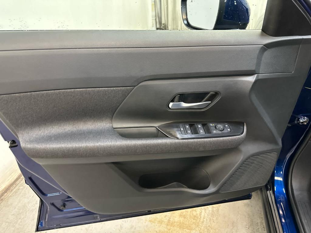 new 2025 Nissan Kicks car, priced at $27,221