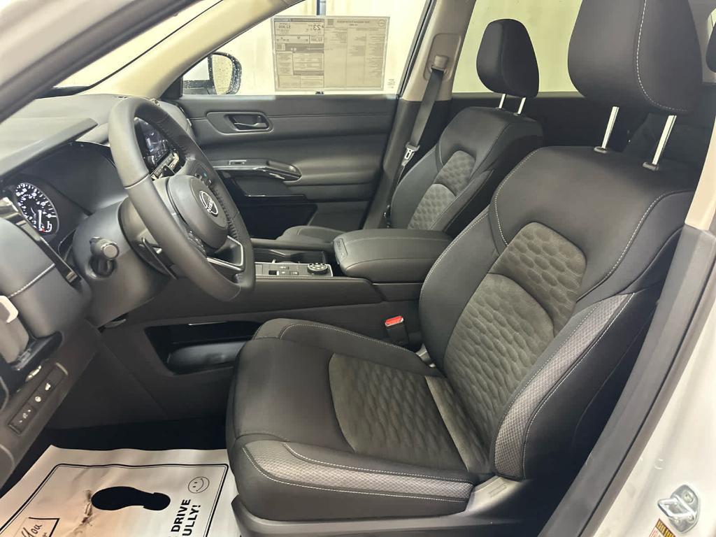 new 2025 Nissan Pathfinder car, priced at $43,861