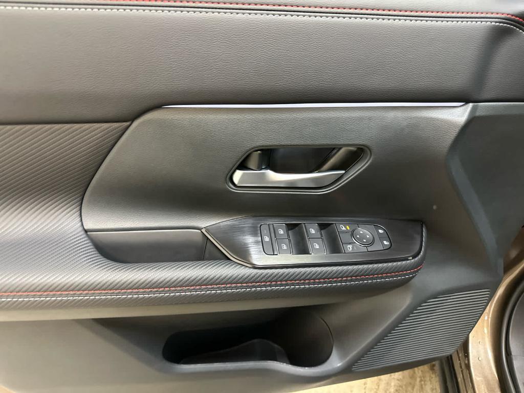 new 2025 Nissan Kicks car, priced at $29,530