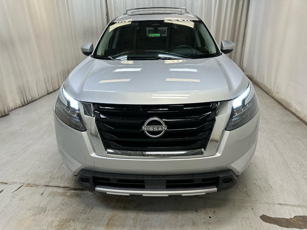 new 2025 Nissan Pathfinder car, priced at $50,622