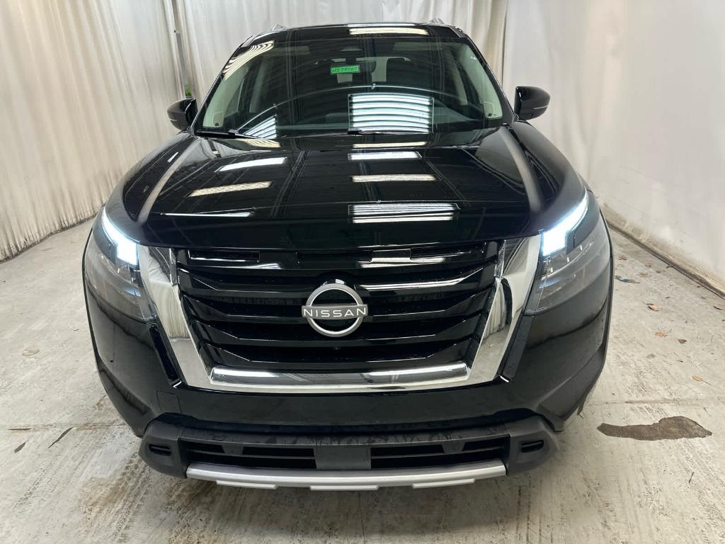 new 2025 Nissan Pathfinder car, priced at $46,586