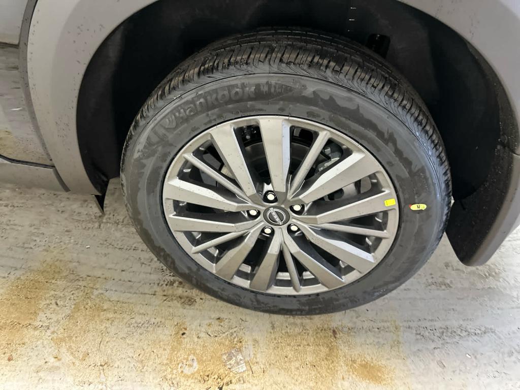 new 2025 Nissan Pathfinder car, priced at $46,586