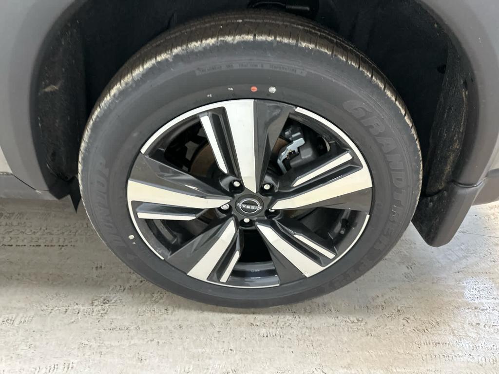new 2025 Nissan Rogue car, priced at $40,163