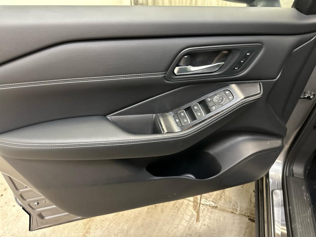 new 2025 Nissan Rogue car, priced at $40,163