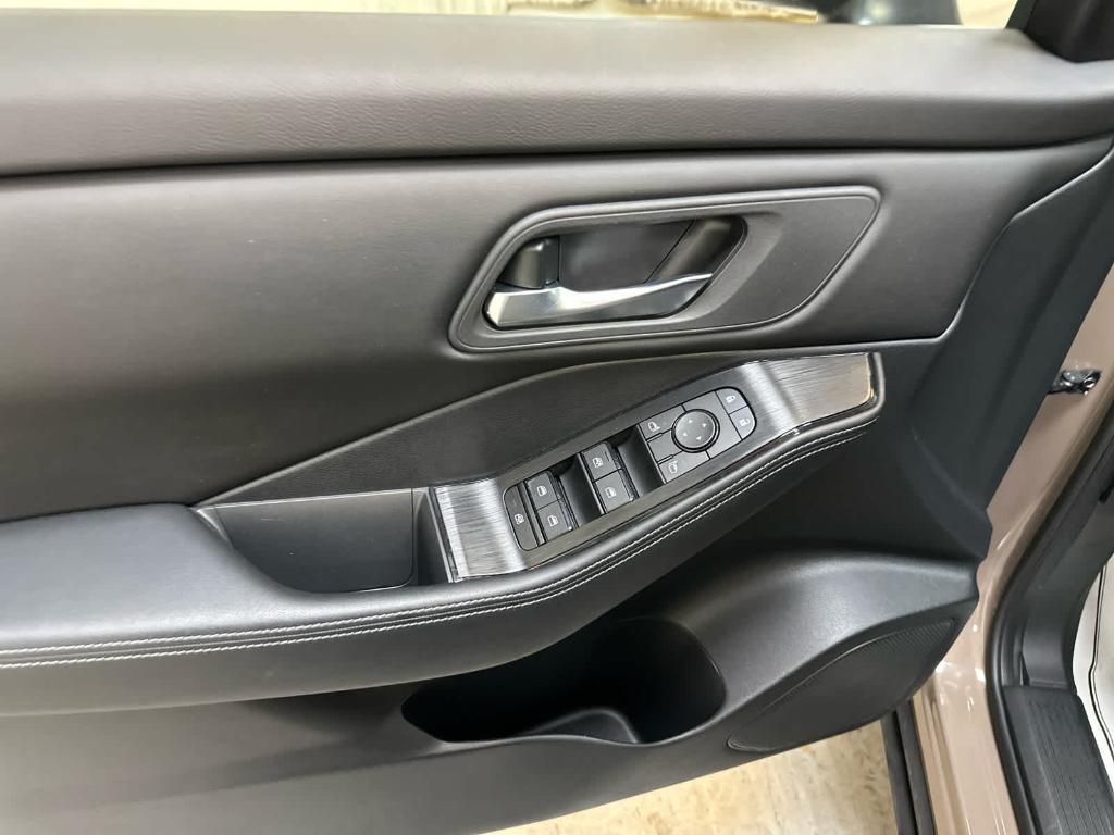 used 2024 Nissan Rogue car, priced at $28,457