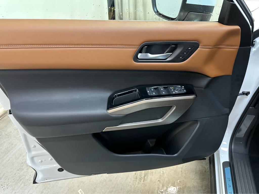new 2025 Nissan Pathfinder car, priced at $54,010