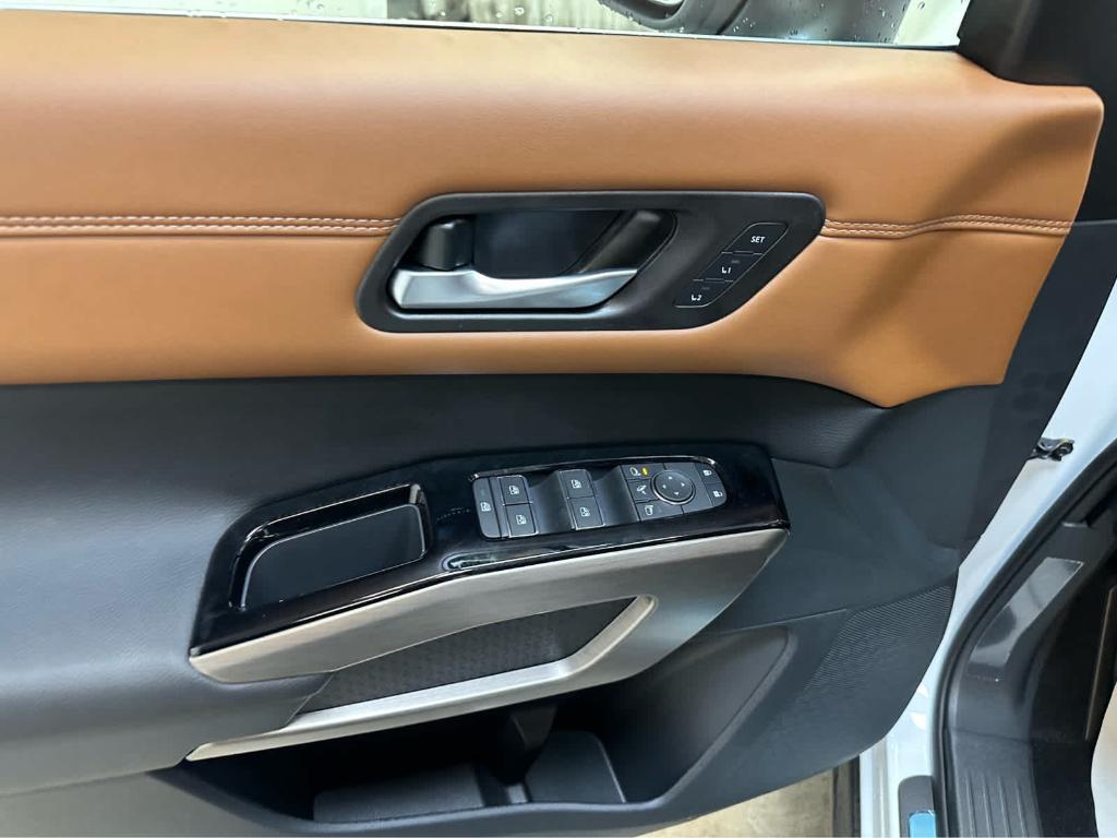 new 2025 Nissan Pathfinder car, priced at $54,010