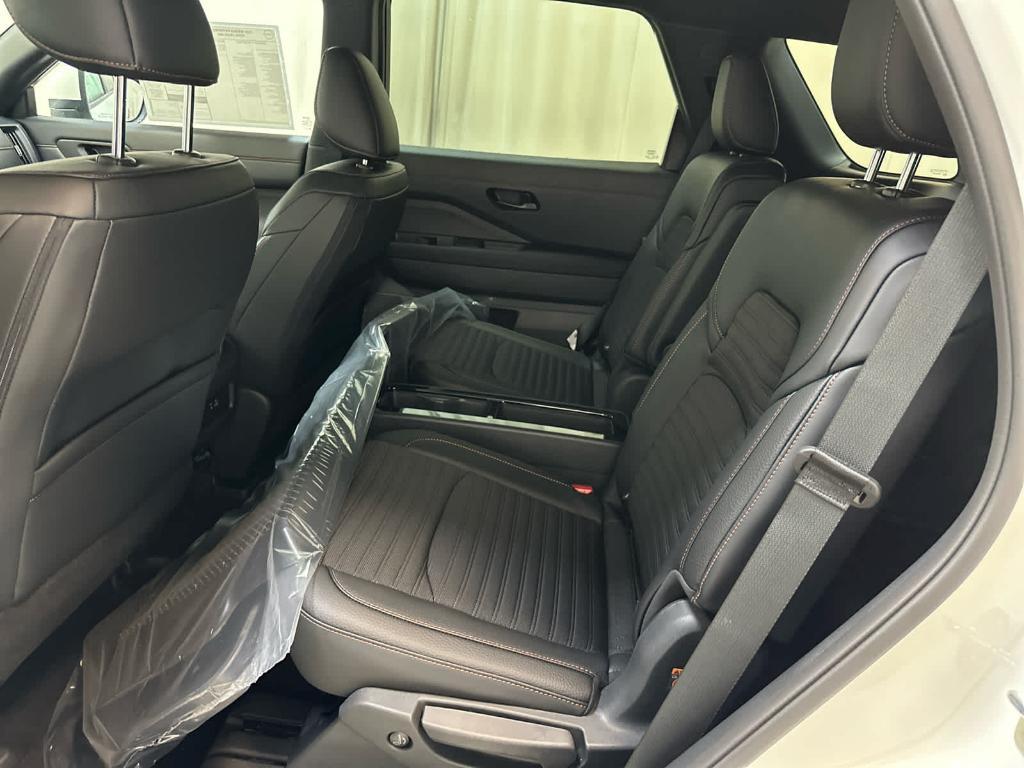 new 2025 Nissan Pathfinder car, priced at $44,248