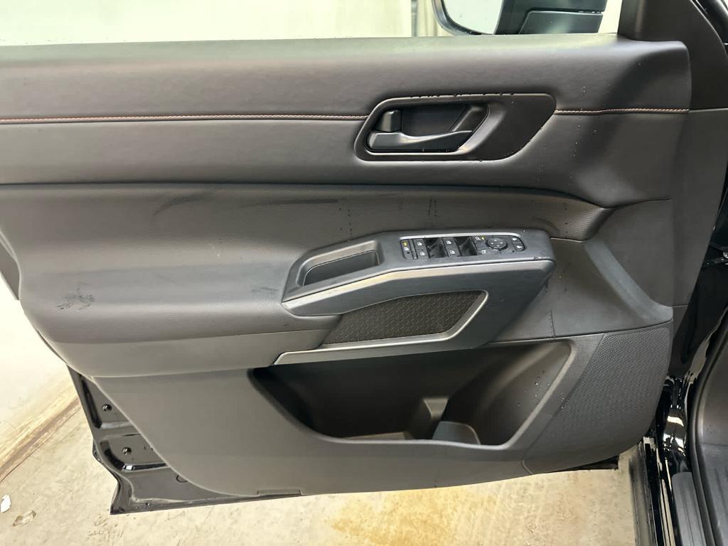 new 2025 Nissan Pathfinder car, priced at $44,748