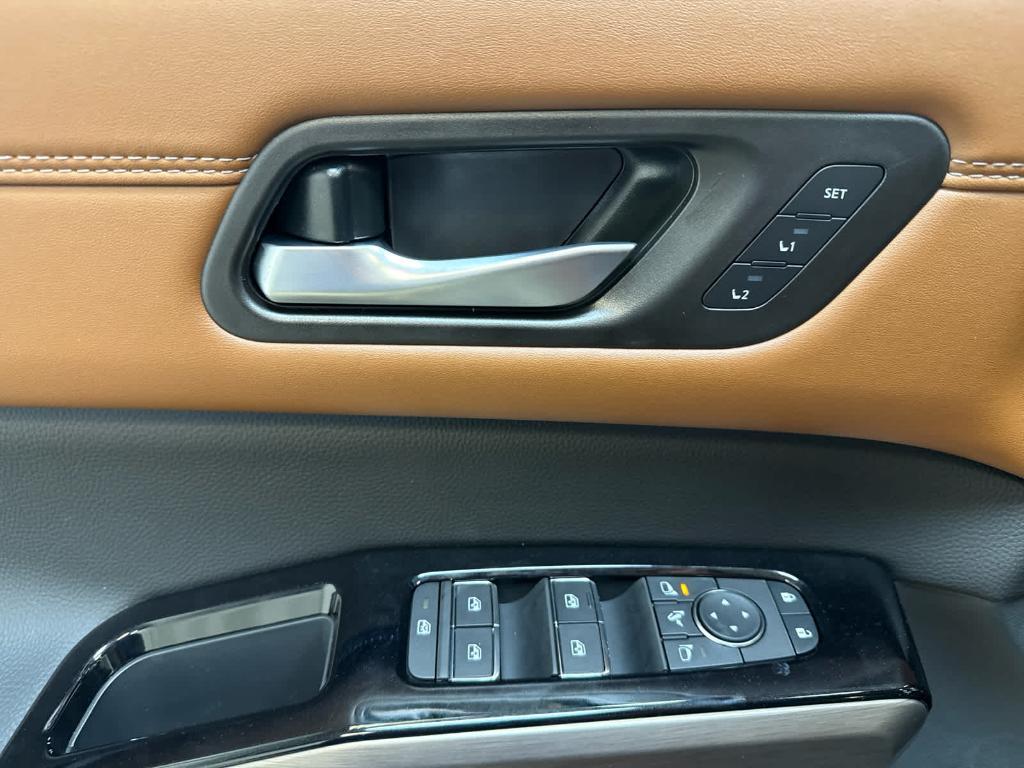 new 2025 Nissan Pathfinder car, priced at $51,056