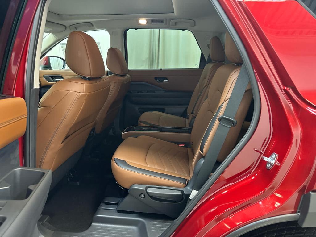 new 2025 Nissan Pathfinder car, priced at $51,056