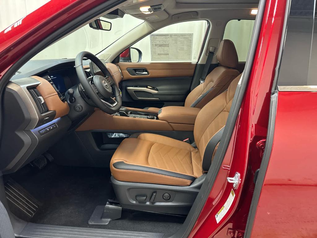 new 2025 Nissan Pathfinder car, priced at $51,056