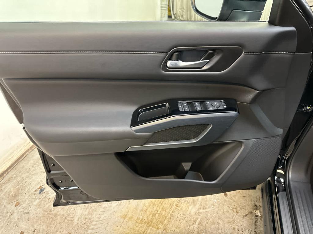 new 2025 Nissan Pathfinder car, priced at $47,703