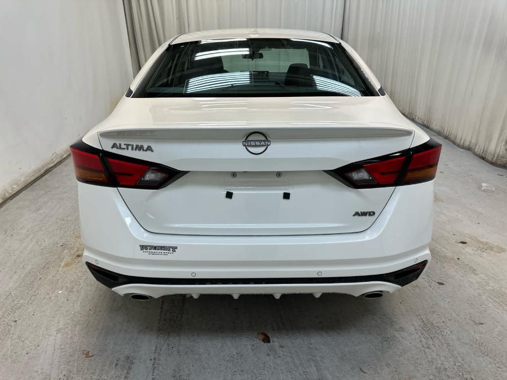 new 2025 Nissan Altima car, priced at $30,633