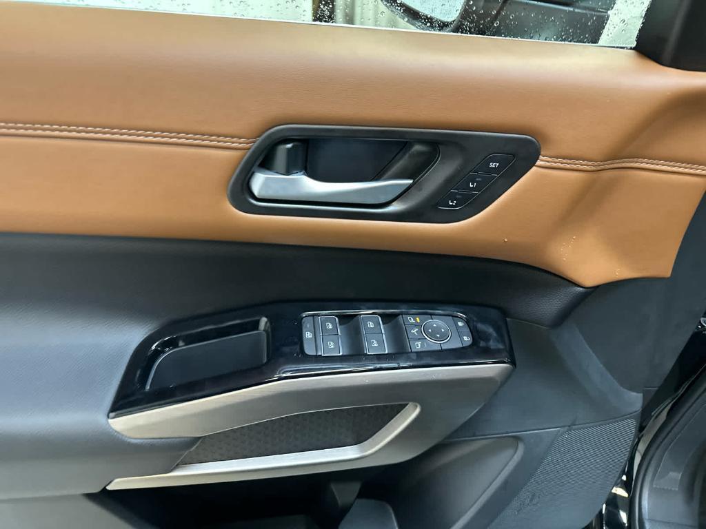 new 2025 Nissan Pathfinder car, priced at $53,560