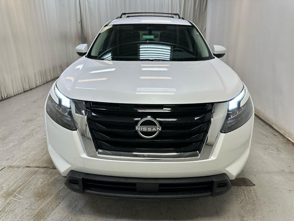 new 2025 Nissan Pathfinder car, priced at $42,284