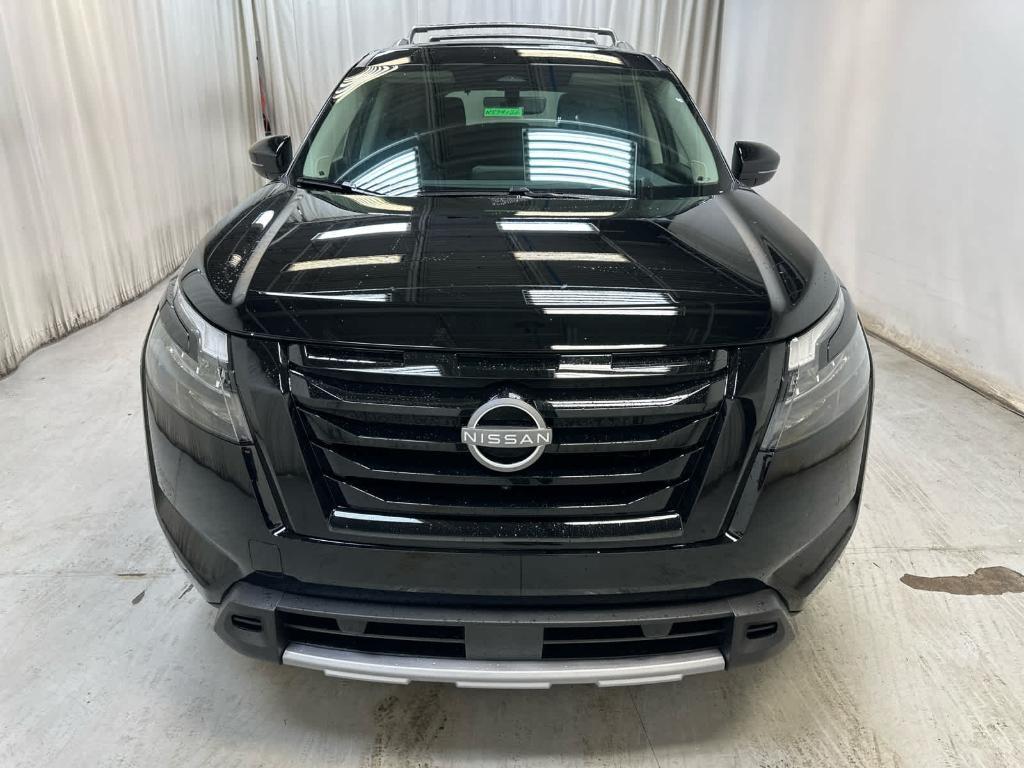 new 2025 Nissan Pathfinder car, priced at $51,058