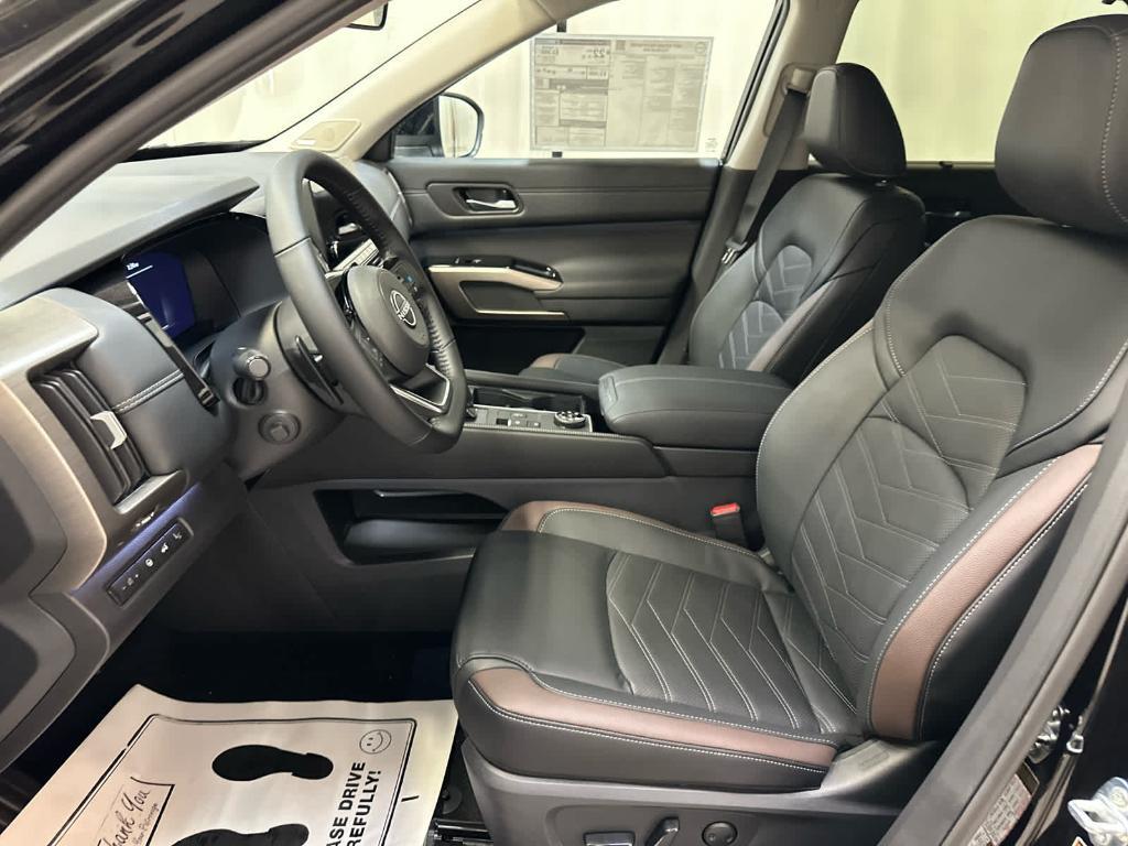 new 2025 Nissan Pathfinder car, priced at $51,058
