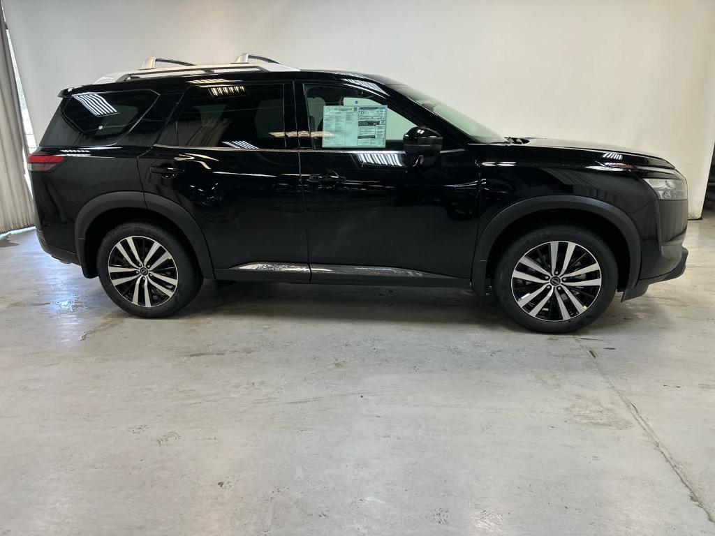 new 2025 Nissan Pathfinder car, priced at $51,058