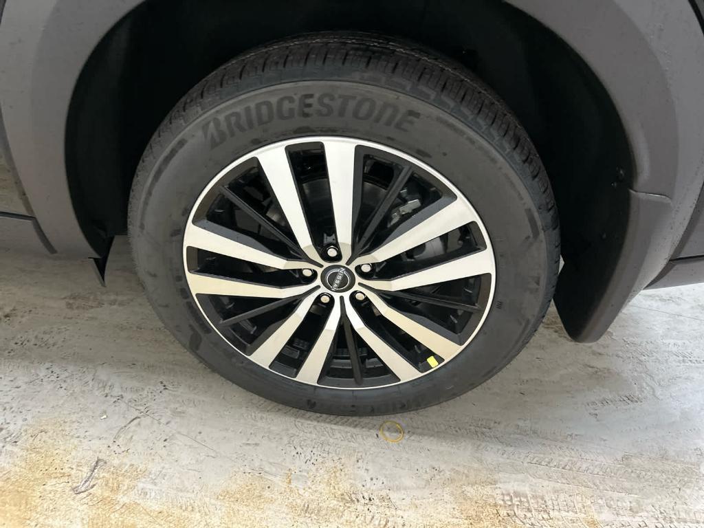 new 2025 Nissan Pathfinder car, priced at $51,058