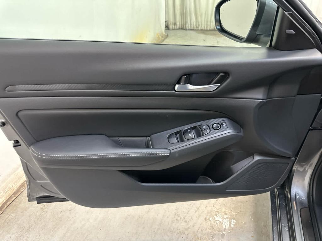 new 2025 Nissan Altima car, priced at $30,445