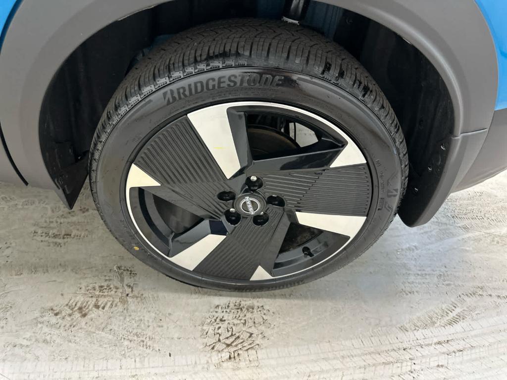 new 2025 Nissan Kicks car, priced at $28,307