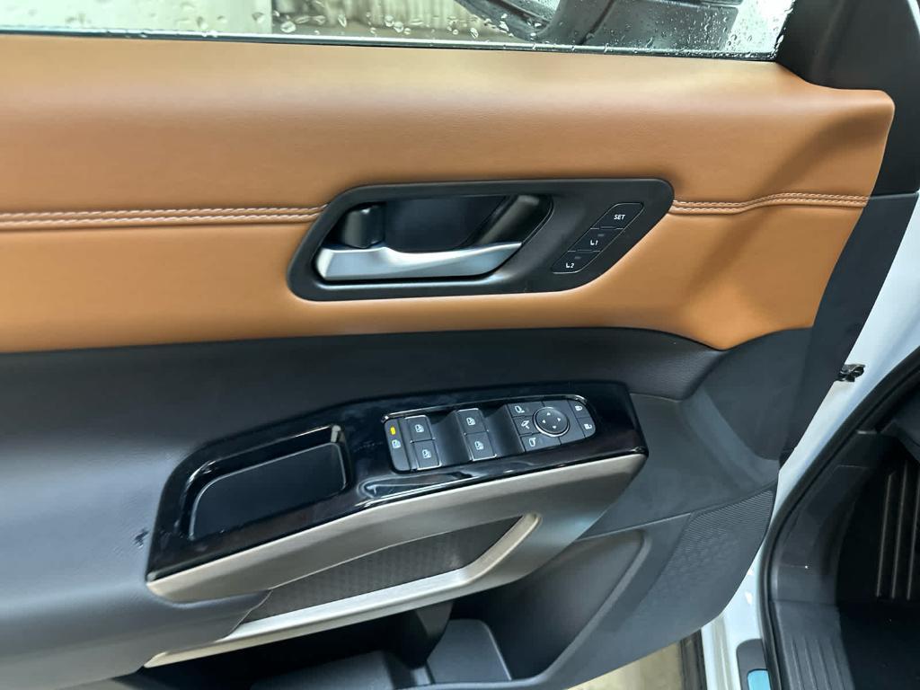 new 2025 Nissan Pathfinder car, priced at $51,022