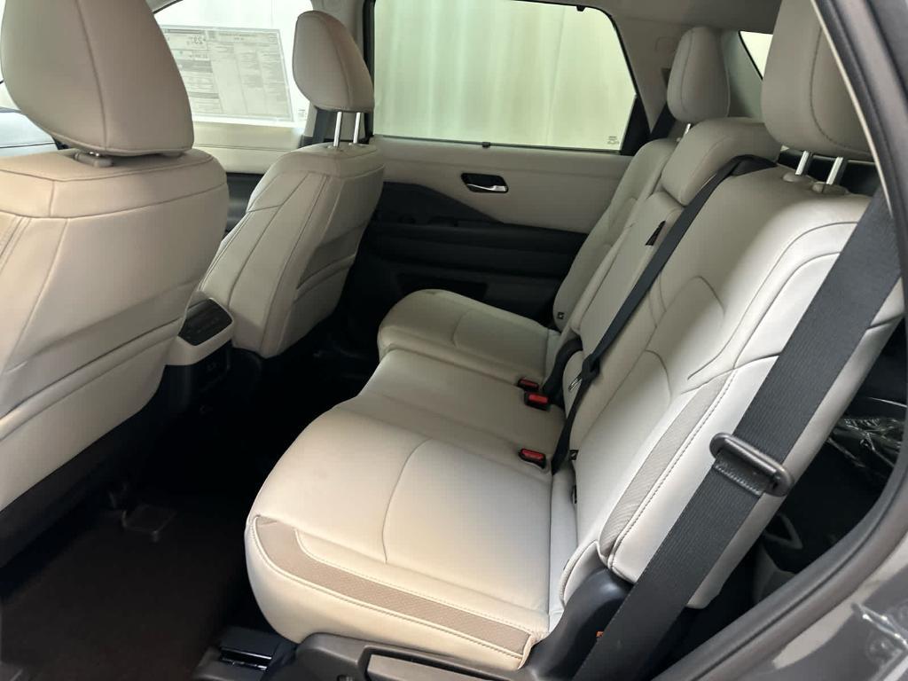 new 2025 Nissan Pathfinder car, priced at $44,086