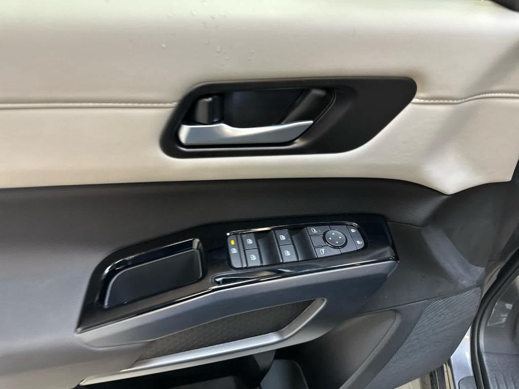 new 2025 Nissan Pathfinder car, priced at $44,086