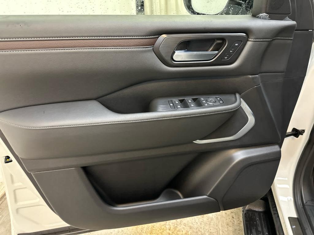 new 2025 Nissan Armada car, priced at $77,650