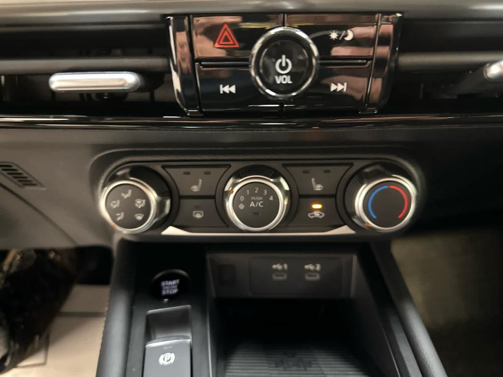 new 2025 Nissan Kicks car, priced at $27,628