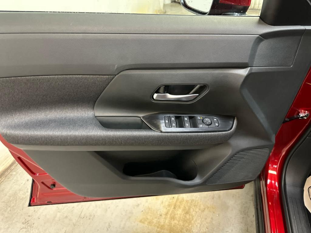 new 2025 Nissan Kicks car, priced at $27,628