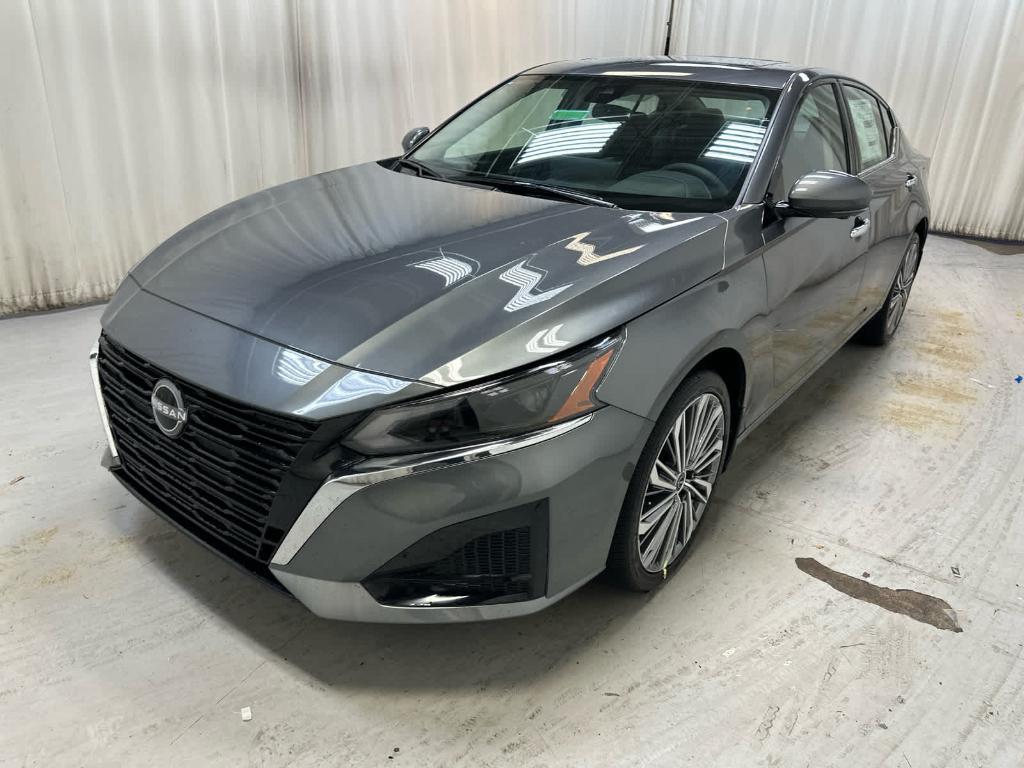 new 2025 Nissan Altima car, priced at $34,608