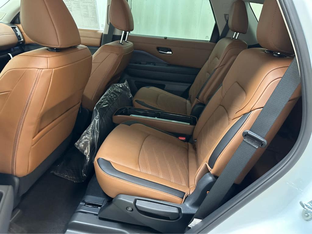 new 2025 Nissan Pathfinder car, priced at $54,010